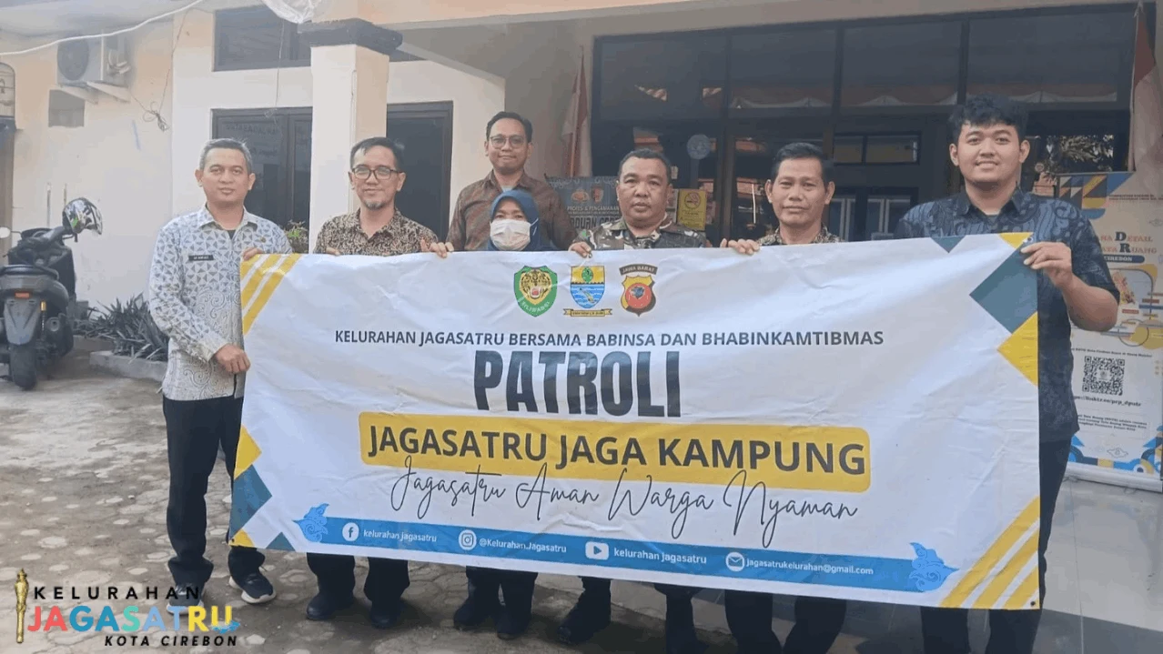 Patroli Himbauan Pemasangan Bendera Merah Putih kepada Pelaku Usaha di Sepanjang Jalan Jagasatru